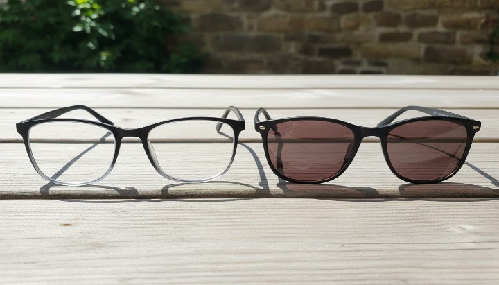 regular eyeglasses vs photochromic spectacles outdoor light comparison