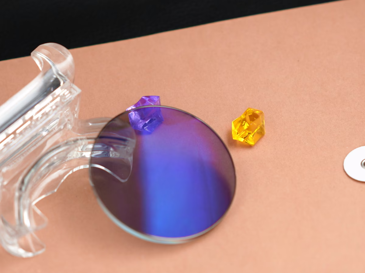 1.56 photochromic brown lens sample centered product image