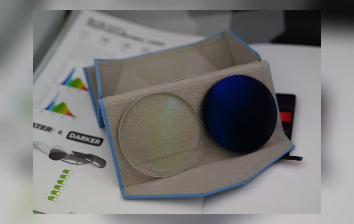 Photochromic lens program sample with clear and darkened lens full subject view