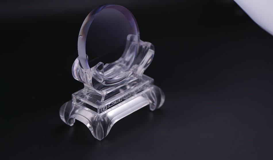 Request lens samples card with full lens and display stand subject view