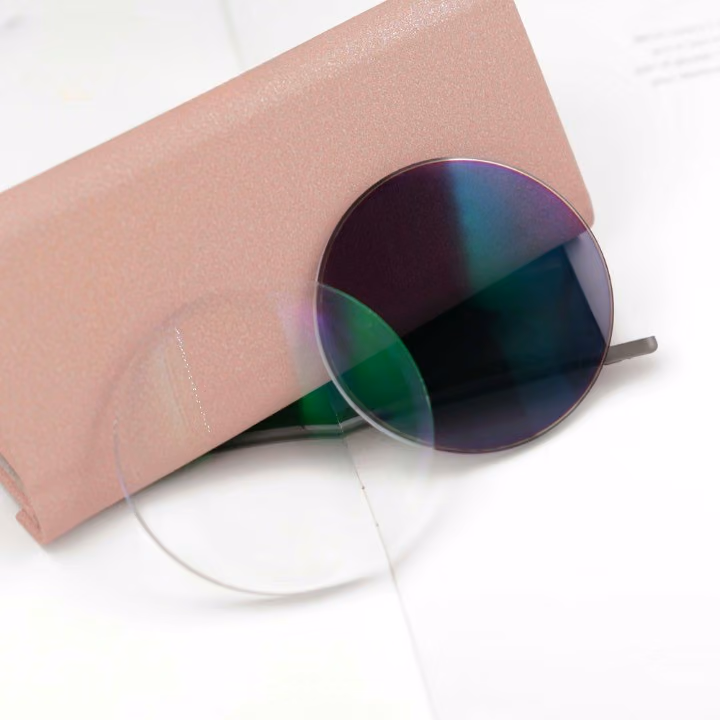 Photochromic prescription lens transition sample for wholesale optical programs