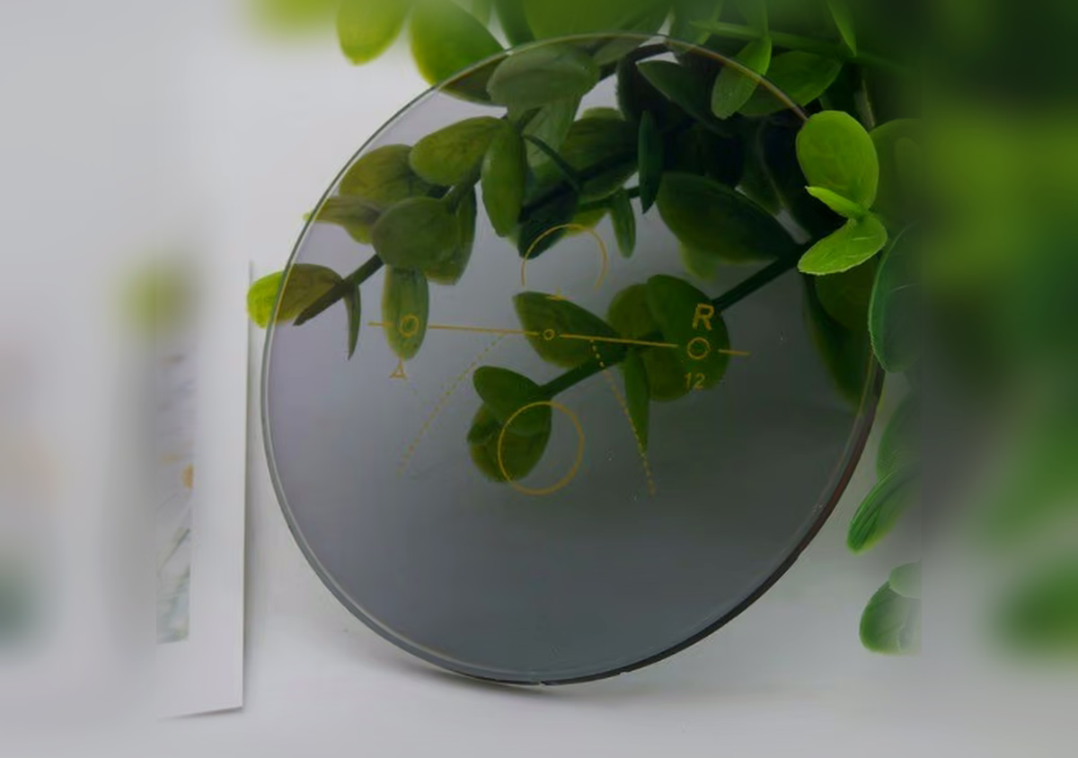 Photochromic Progressive Lens