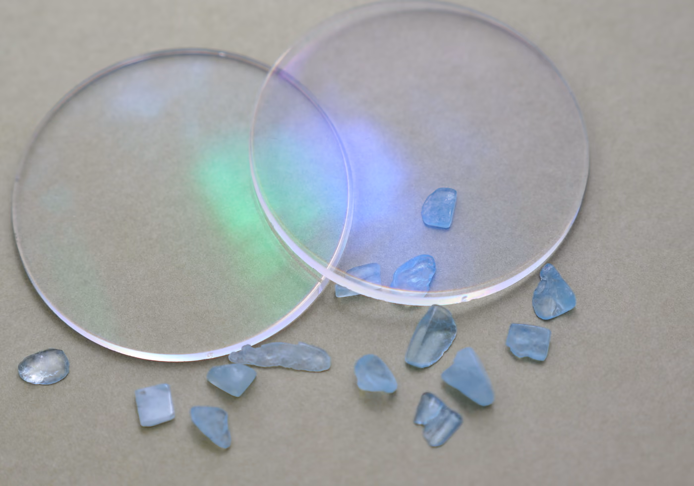 Single vision lens quality inspection with blue coating reflection